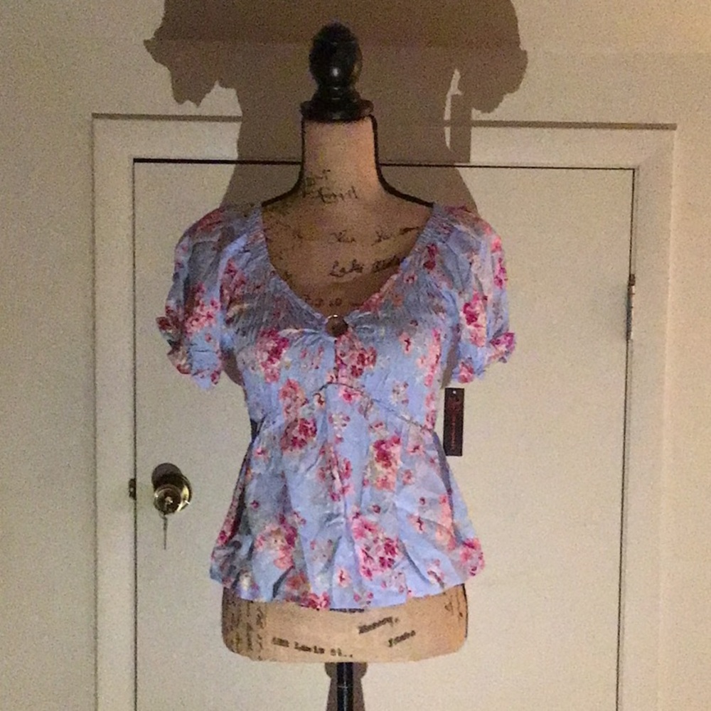 T-shirt blouse for the spring.